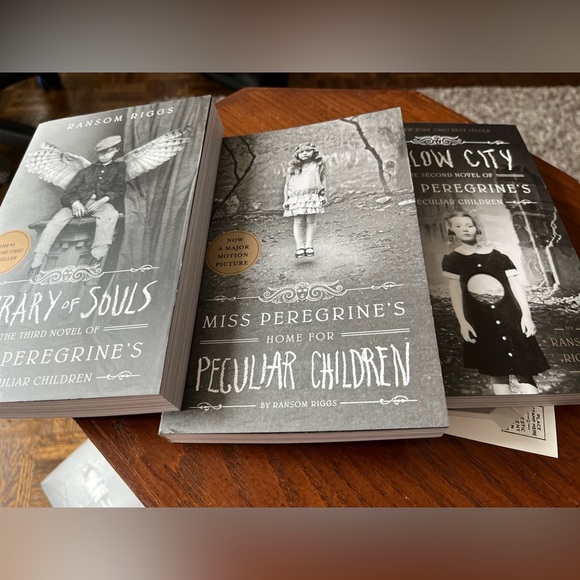 3 Novels By Ransom Riggs Miss Peregrine’s Home for Peculiar Children - Picture 8 of 9